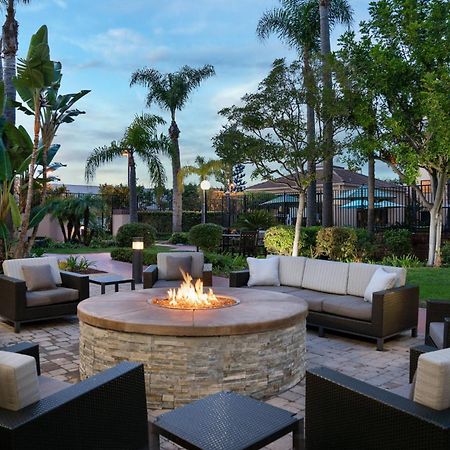 Отель Courtyard Costa Mesa South Coast Metro Санта-Ана Экстерьер фото